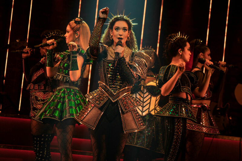 Gerianne Pérez as Catherine of Aragon (center) in The North American Tour Boleyn Company of Six